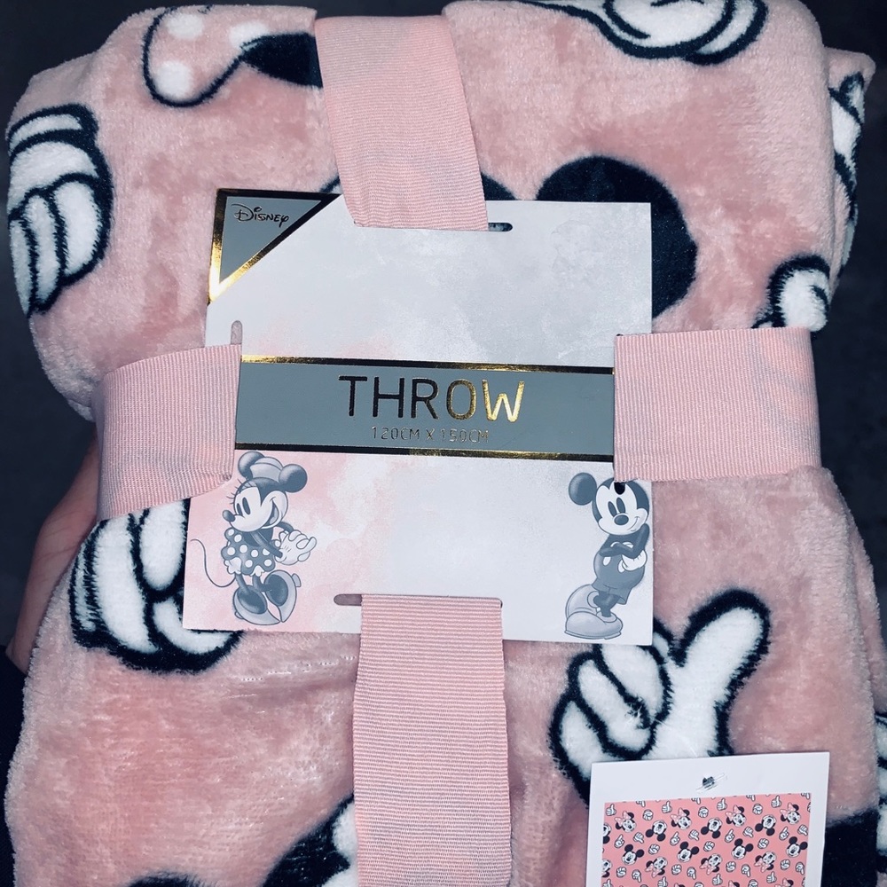 Disney Minnie and Mickey Mouse throw blanket